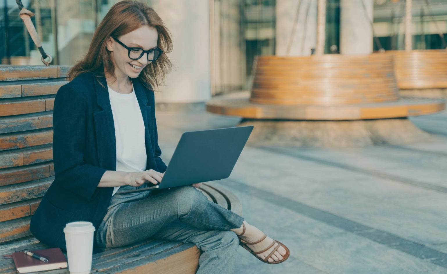 Participantes trabajando en ejercicios de planificación presupuestaria
